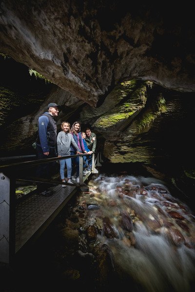 NOVÝ ZÉLAND - TE ANAU GLOWWORM CAVES|Nový Zéland pro skupiny