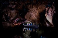 NOVÝ ZÉLAND - TE ANAU GLOWWORM CAVES|Nový Zéland pro skupiny