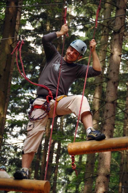 Tarzaní lanové aktivity - studium lanových aktivit v Tarzánii|Česko a Morava pro skupiny a firmy