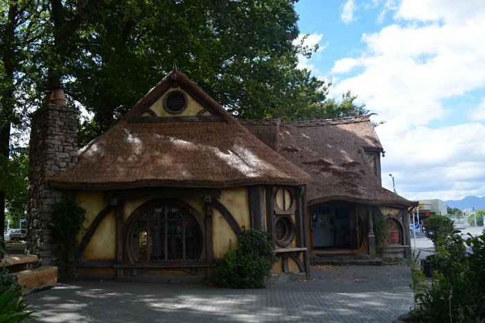 NOVÝ ZÉLAND - HOBBITON (HOBITÍN) : návštěva v říši fantazie|Nový Zéland pro skupiny