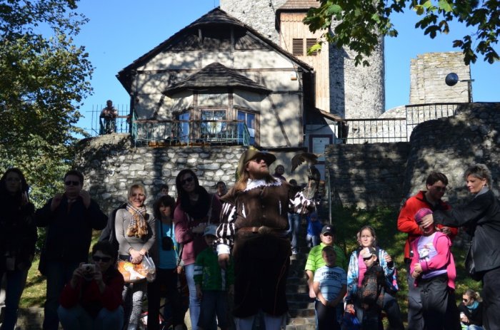 Programy s ukázkami dravých ptáků - sokolnictví s výkladem|Valašské království pro skupiny