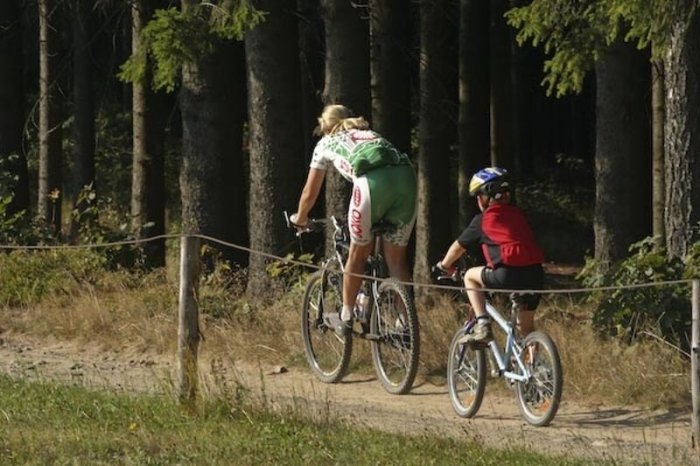 Na horském kole kopci i dolinami Beskyd|Česko a Morava pro jednotlivce