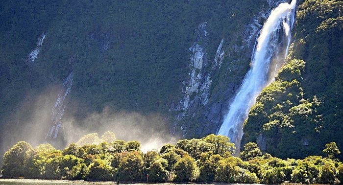 NOVÝ ZÉLAND - MILFORD SOUND, VYHLÍDKOVÉ PLAVBY|Nový Zéland pro skupiny