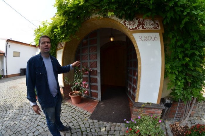Cesty nejen za vínem do Svobodné republiky Kraví hora|Česko a Morava pro jednotlivce