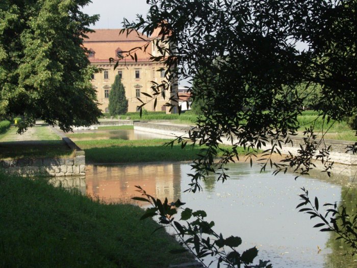 Netradiční firemní akce na barokním zámku Holešov|Česko a Morava pro skupiny a firmy