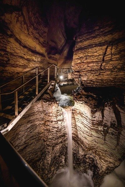 NOVÝ ZÉLAND - TE ANAU GLOWWORM CAVES|Nový Zéland pro skupiny